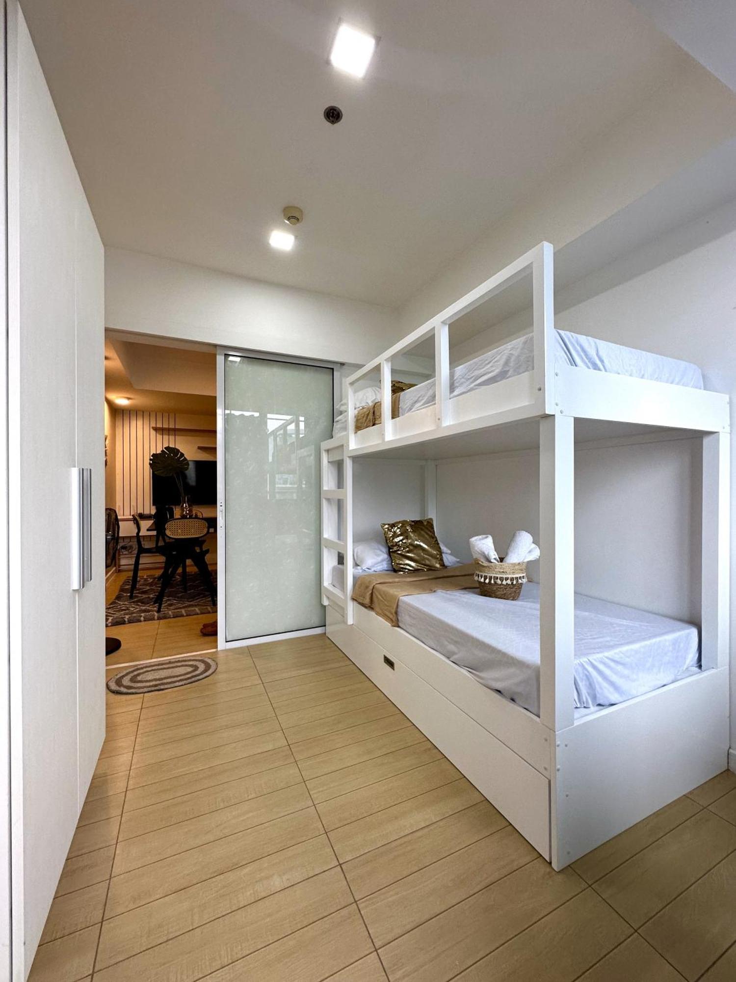 The Bahamas & Maldives Suites At Azure Residences Paranaque 15 Mins Manila Airport T3 Exterior photo